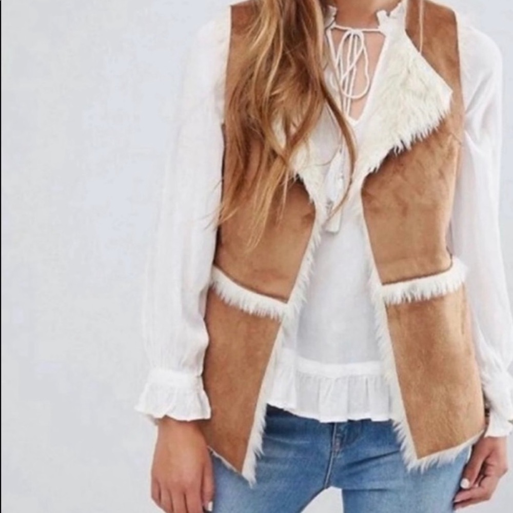 Hollister Faux Fur Faux Suede Vest in Camel Color